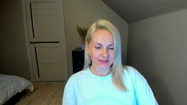 Alicee Gracee online show from October 13, 7:27 pm