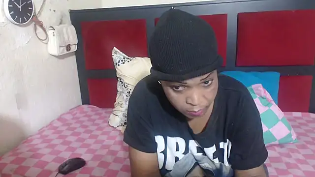 MaximTease24 online show from April 7, 5:42 am