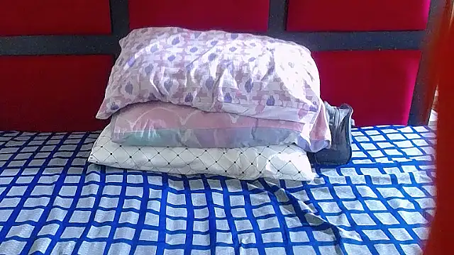 MaximTease24 online show from October 26, 11:44 pm