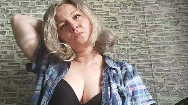 EdithManning online show from November 13, 7:40 am