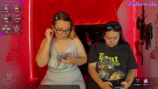 katieeandsharonn online show from December 18, 2:44 pm