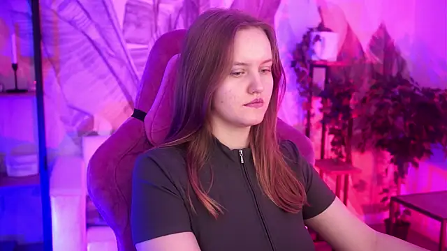 Snapshot of KellyPoter chatting on October 19, 8:27 am KellyPoter online show from October 19, 8:27 am