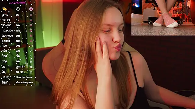 Snapshot of KellyPoter chatting on October 25, 9:17 am KellyPoter online show from October 25, 9:17 am