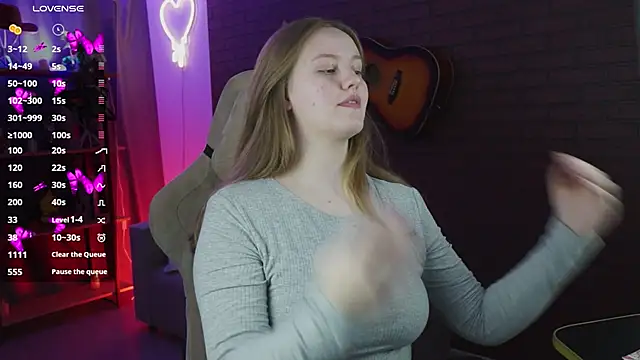 Snapshot of KellyPoter chatting on October 16, 9:12 am KellyPoter online show from October 16, 9:12 am