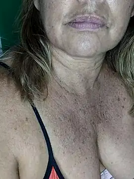 Snapshot of Kasandra_Ho chatting on October 16, 2:14 am Kasandra Ho online show from October 16, 2:14 am