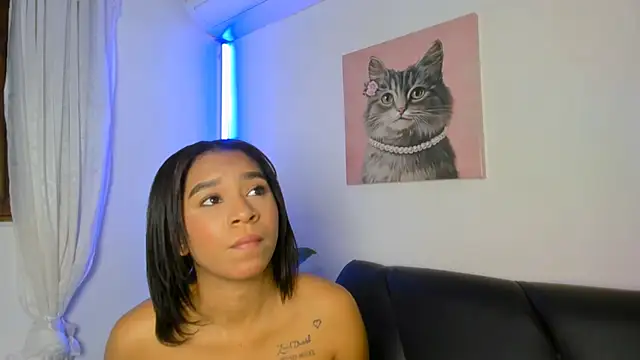 Snapshot of Fernanda_brown18 chatting on October 18, 9:49 pm Fernanda brown18 online show from October 18, 9:49 pm