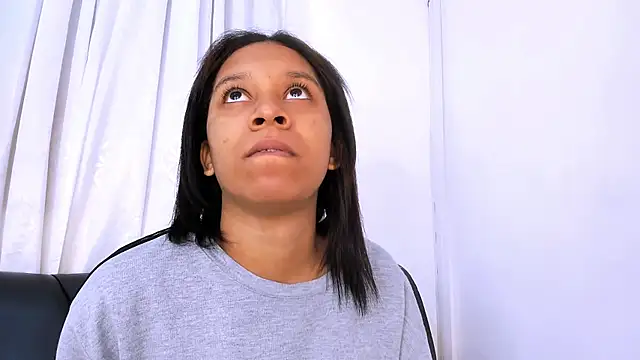 Snapshot of Fernanda_brown18 chatting on October 9, 8:35 pm Fernanda brown18 online show from October 9, 8:35 pm