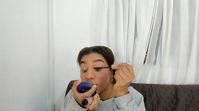 Snapshot of Fernanda_brown18 chatting on October 24, 8:27 pm Fernanda brown18 online show from October 24, 8:27 pm