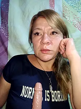 Skylar-Vox- online show from November 1, 8:51 am