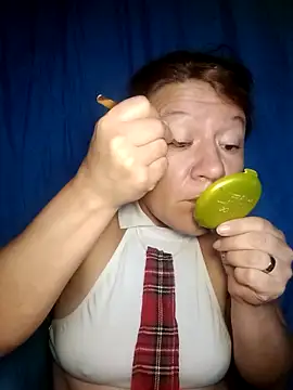 Skylar-Vox- online show from October 31, 8:29 am