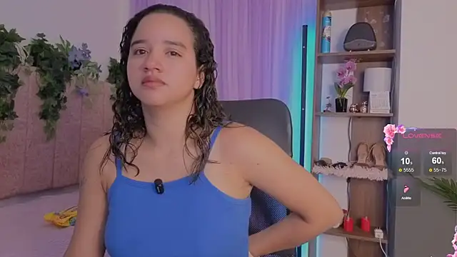 emilyrouxe online show from April 17, 3:03 pm