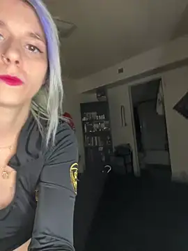 Prettypixie113 online show from May 12, 10:38 pm