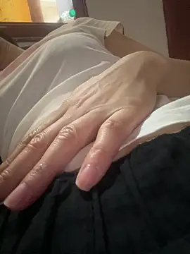 Linda-LL online show from May 29, 6:22 am
