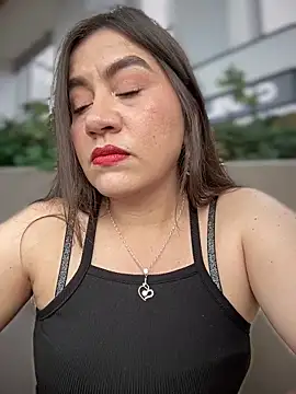 Snapshot of Iam__Cristal chatting on October 2, 9:09 pm Iam  Cristal online show from October 2, 9:09 pm