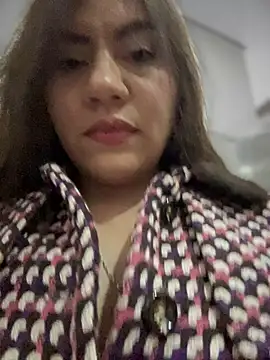 Snapshot of Iam__Cristal chatting on October 29, 9:50 pm Iam  Cristal online show from October 29, 9:50 pm