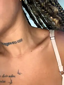 Snapshot of paisitahot1975 chatting on October 13, 3:58 pm paisitahot1975 online show from October 13, 3:58 pm