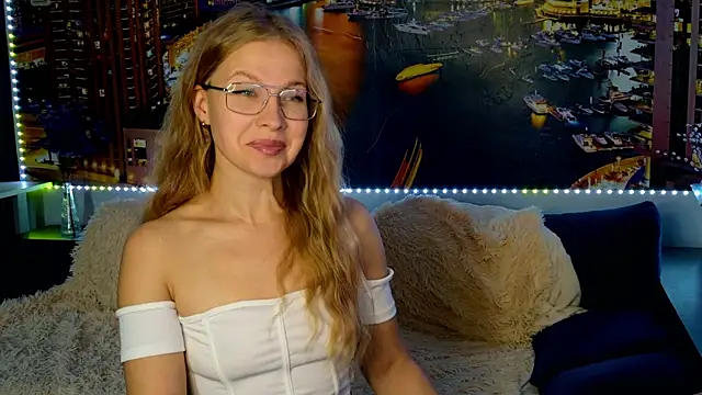 Snapshot of pusyavykusya chatting on October 16, 9:56 am pusyavykusya online show from October 16, 9:56 am