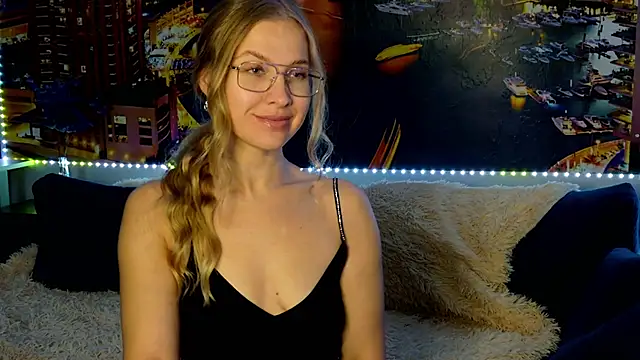 Snapshot of pusyavykusya chatting on October 22, 10:53 am pusyavykusya online show from October 22, 10:53 am