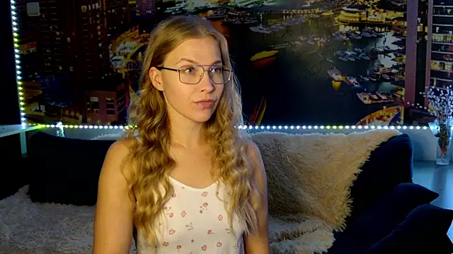 Snapshot of pusyavykusya chatting on October 23, 7:20 pm pusyavykusya online show from October 23, 7:20 pm