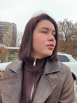 KikiWatson online show from November 13, 7:07 am