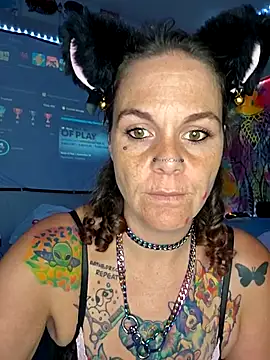 thatonespicychick online show from September 24, 5:01 pm