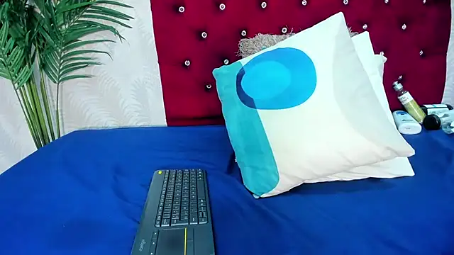 Snapshot of Melody_Megann chatting on October 24, 9:00 pm Melody Megann online show from October 24, 9:00 pm