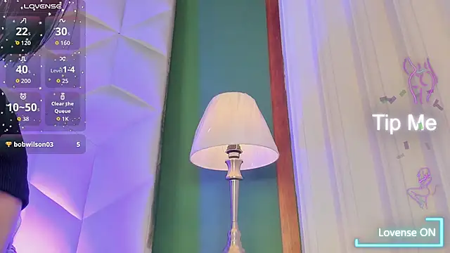 scarlet hill online show from November 14, 3:45 pm