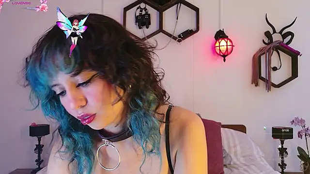 Sweet Chaos online show from November 25, 5:15 pm