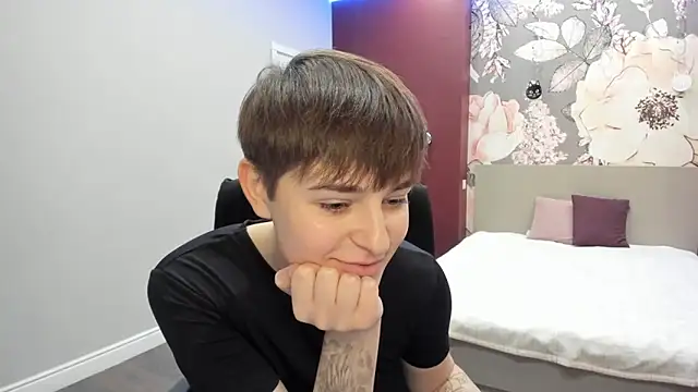 EmiliaYours online show from November 21, 2:30 pm