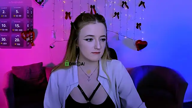 luna berryy online show from March 27, 8:31 pm