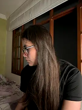 aurora divine online show from October 4, 11:42 pm