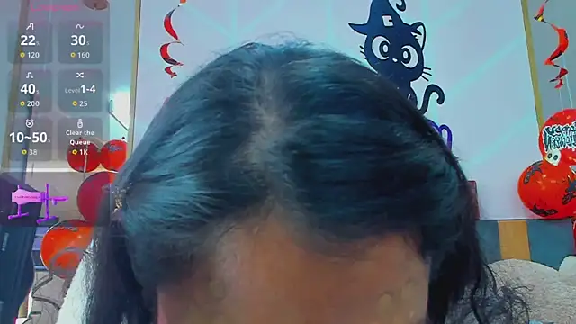 Snapshot of MadyJackson chatting on October 31, 2:10 pm MadyJackson online show from October 31, 2:10 pm