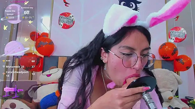 Snapshot of MadyJackson chatting on October 15, 1:03 pm MadyJackson online show from October 15, 1:03 pm