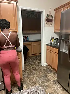 choclatepeaach online show from February 7, 1:31 am