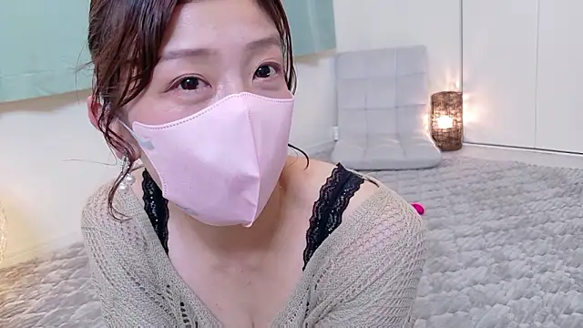 Risa 06 online show from June 6, 1:50 pm