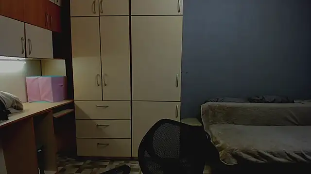 Miss Elsa  online show from January 15, 9:59 am