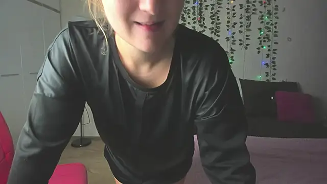 Miss Elsa  online show from September 11, 1:11 pm