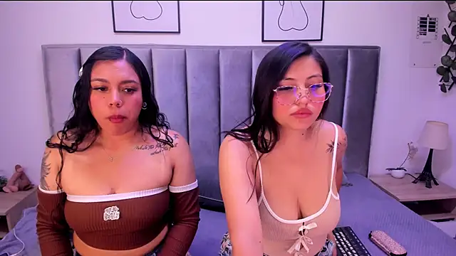 Snapshot of Emmy-Turnner chatting on October 4, 4:00 pm Emmy-Turnner online show from October 4, 4:00 pm