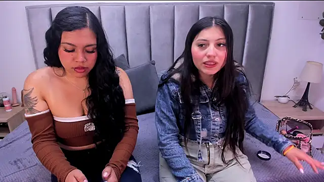 Snapshot of Emmy-Turnner chatting on October 13, 12:30 pm Emmy-Turnner online show from October 13, 12:30 pm