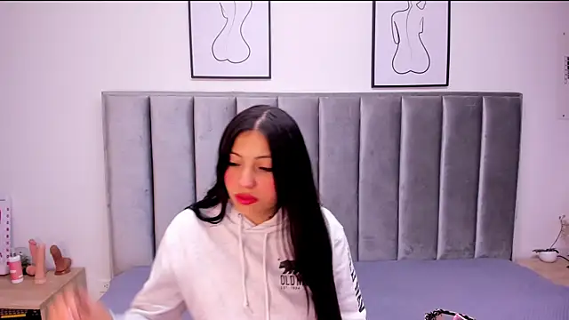 Snapshot of Emmy-Turnner chatting on October 22, 11:59 am Emmy-Turnner online show from October 22, 11:59 am