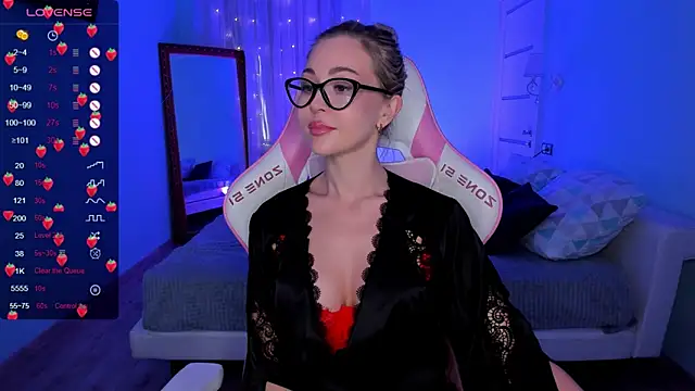 Snapshot of AdeleRoberts chatting on October 14, 2:36 am AdeleRoberts online show from October 14, 2:36 am