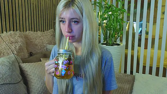 -Violetttttka online show from September 11, 8:42 pm