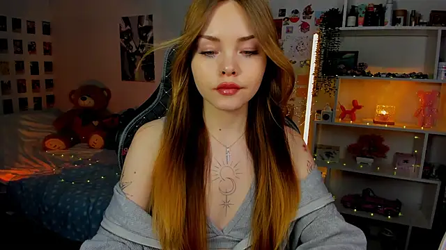 AkiraKatsu online show from November 13, 4:39 pm