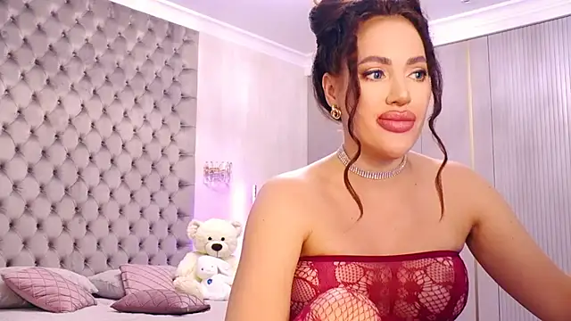 Snapshot of TianaPosh chatting on November 1, 9:30 pm TianaPosh online show from November 1, 9:30 pm