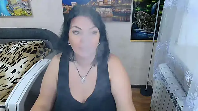 Snapshot of Lady_Boom_Wild_ chatting on September 30, 6:02 pm Lady Boom Wild online show from September 30, 6:02 pm