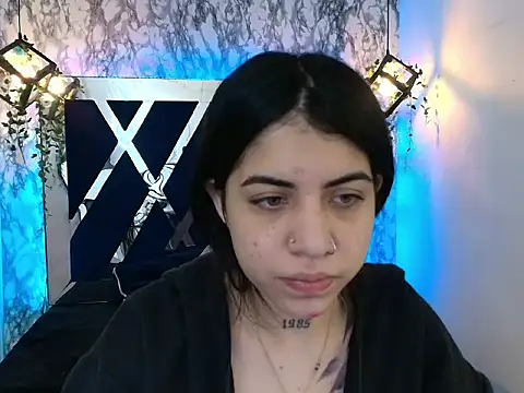 Violet m online show from November 4, 11:59 am