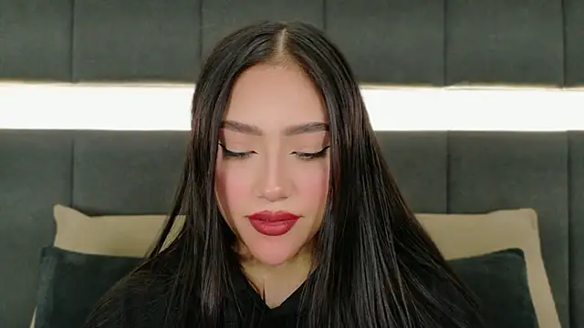 Snapshot of nicolle_pierce chatting on October 14, 2:41 pm nicolle pierce online show from October 14, 2:41 pm