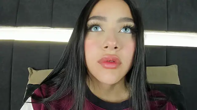 Snapshot of nicolle_pierce chatting on September 29, 2:33 pm nicolle pierce online show from September 29, 2:33 pm