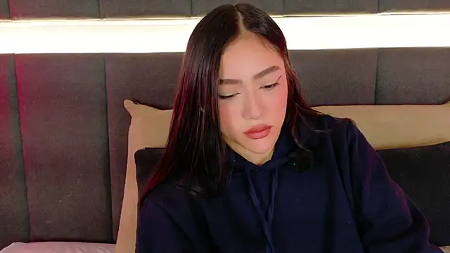 Snapshot of nicolle_pierce chatting on October 20, 1:36 pm nicolle pierce online show from October 20, 1:36 pm