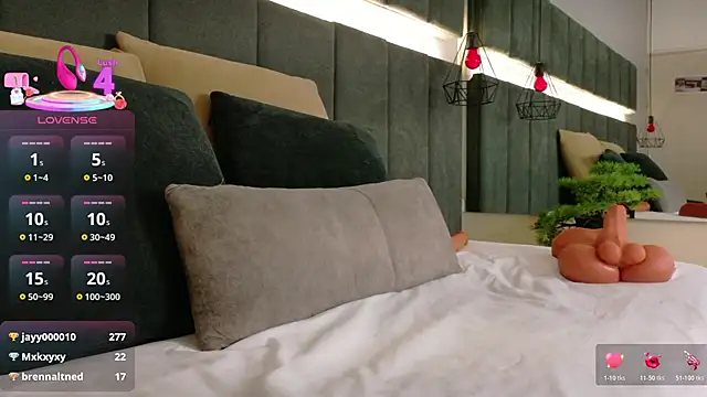 Snapshot of nicolle_pierce chatting on October 30, 3:02 pm nicolle pierce online show from October 30, 3:02 pm